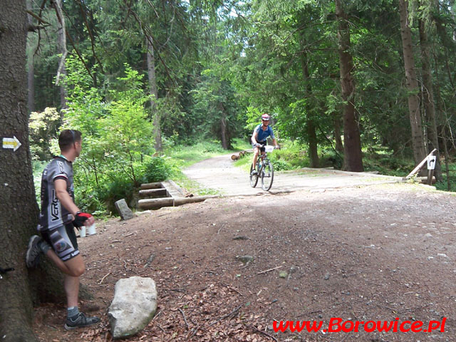 MTB_Maraton_Borowice.pl_Przesieka.pl_2007.07.21_Bufet_Mostek_Myja_14